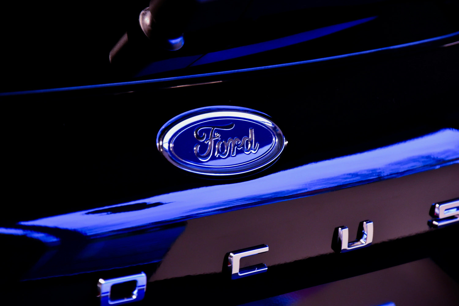 Logo Ford Focus — Express Parts, moteurs Ford d'occasion garantie 3 mois