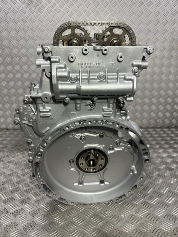 Moteur reconditionné Mercedes-Benz — Moteur reconditionné Mercedes-Benz Vito 2.1 - OM65