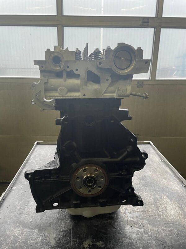 Moteur reconditionné Nissan — Moteur reconditionné Nissan Primastar Interstar 2.