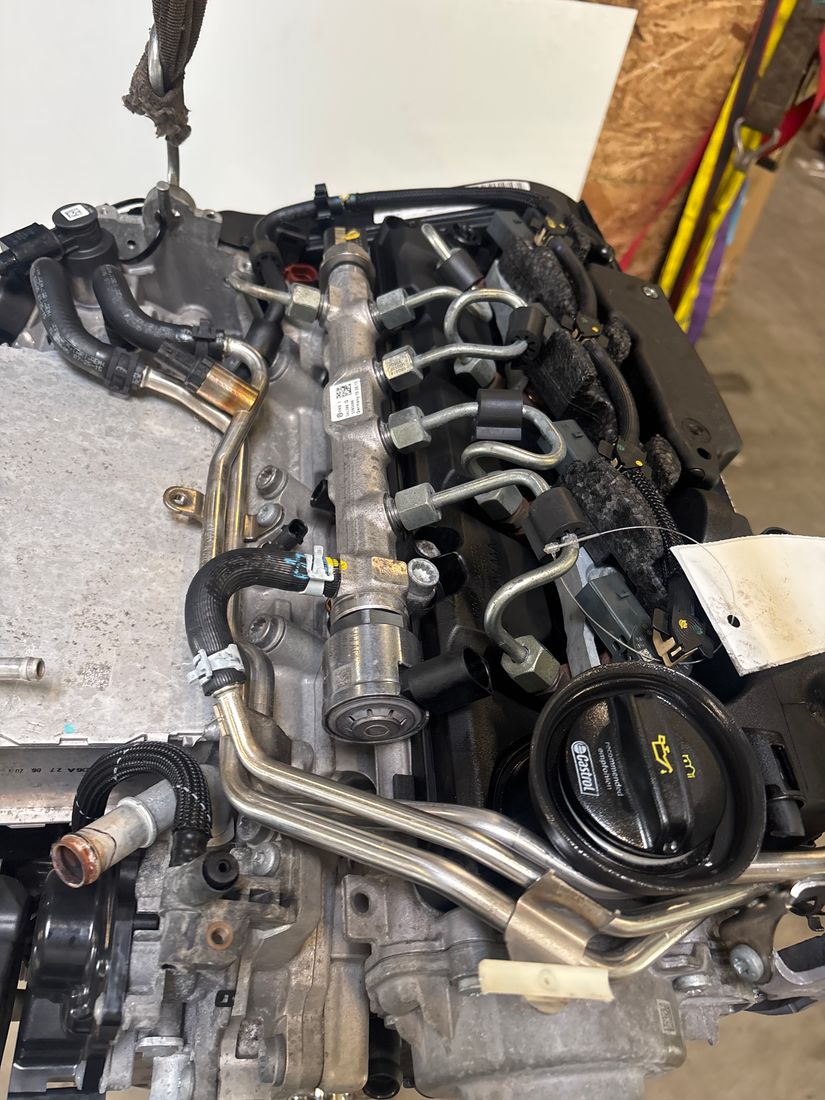 Vue moteur CSUA Audi 2.0L – pièce occasion
