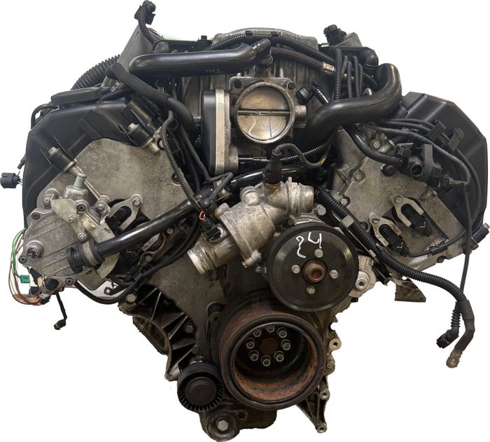 Moteur N62B44A-N62 BMW Série 7 (E65) – vue détail