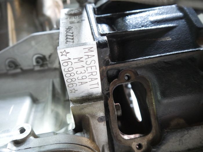 Vue moteur M139A-M139 Maserati 4.2L – pièce occasion