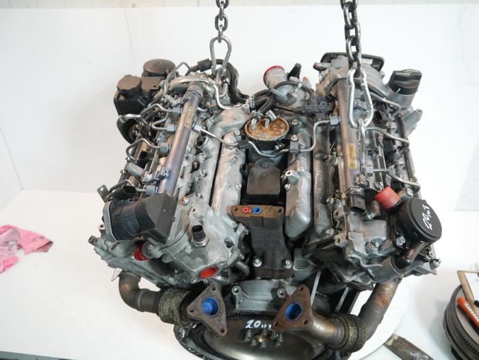 Moteur Mercedes-Benz R (W251) OM642.950-642.950-OM642 – Express Parts Belgique