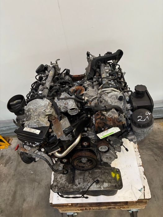 Moteur Mercedes-Benz R (W251) OM642.950-642.950-OM642 – Express Parts Belgique