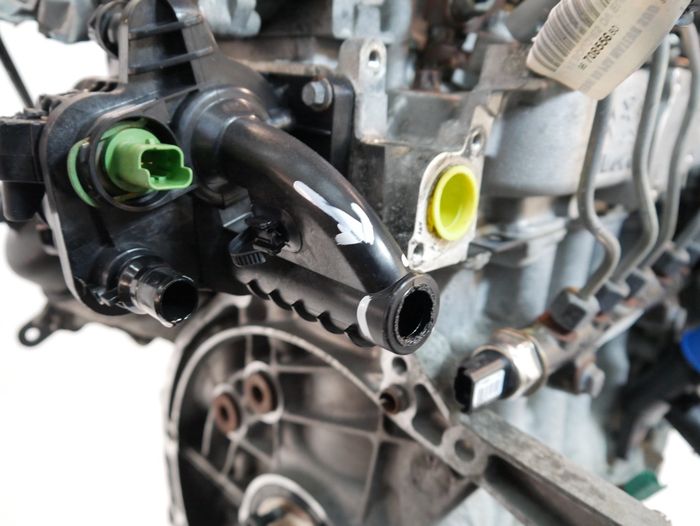 Vue moteur 9HR-9H05-DV6C Peugeot 1.6L – pièce occasion