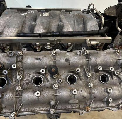 Vue moteur M273.968-273.968-M273 Mercedes-Benz 5.5L – pièce occasion