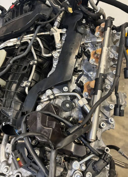 Vue moteur M157.981-157.981-M157 Mercedes-Benz 5.5L – pièce occasion