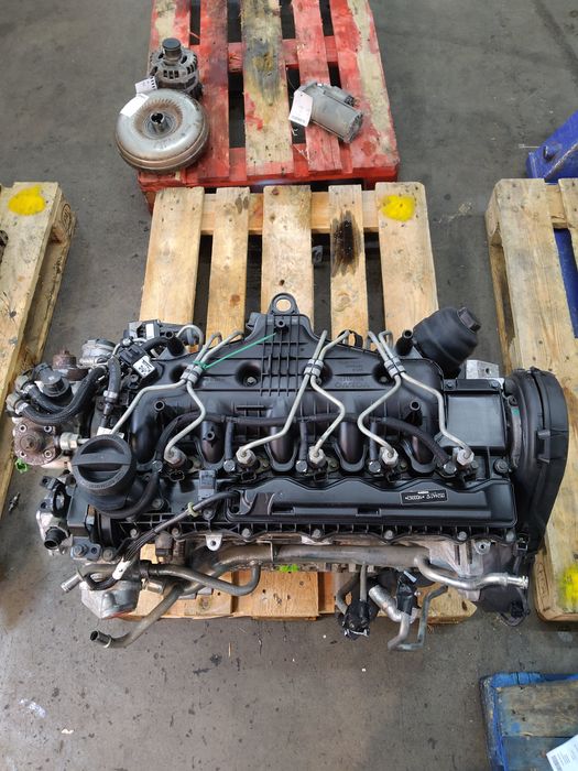 Vue moteur D5244T17-D52 Volvo 2.4L – pièce occasion