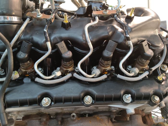Vue moteur 368DT Land Rover 3.6L – pièce occasion