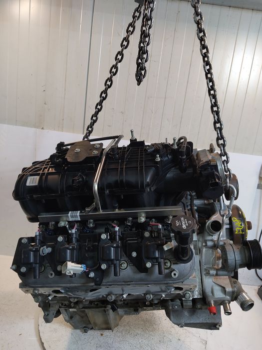 Vue moteur L94 GMC 6.2L – pièce occasion