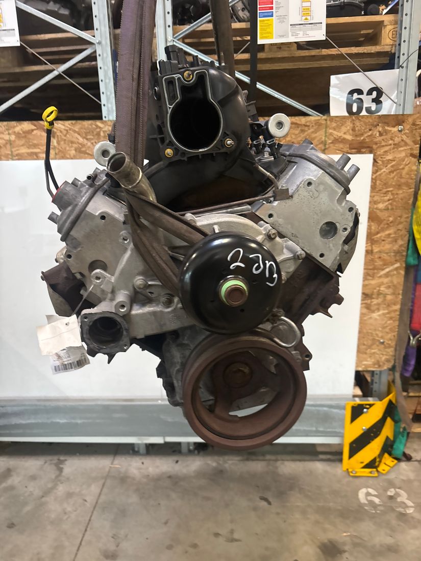 Moteur LM7 SILVERADO Cadillac Chevrolet GMC Silverado 2500 Tahoe 5.3 V8 LM7 19367777 – vue détail