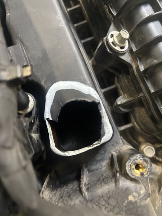Vue moteur T27PD0X Ford 2.7L – pièce occasion