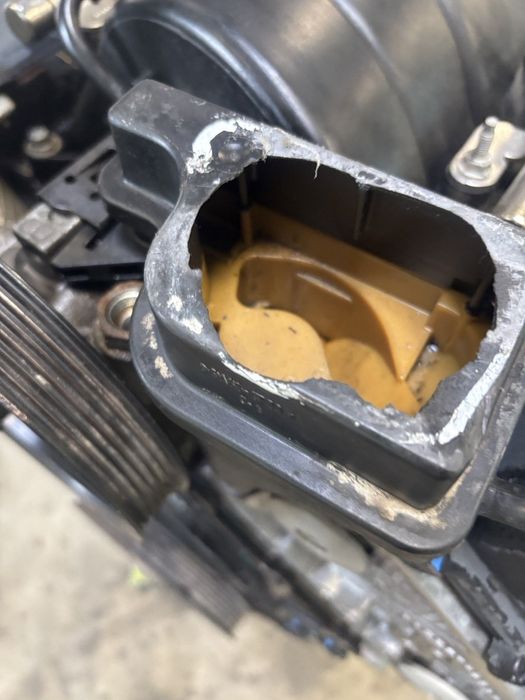 Vue moteur LD8 Buick 4.6L – pièce occasion