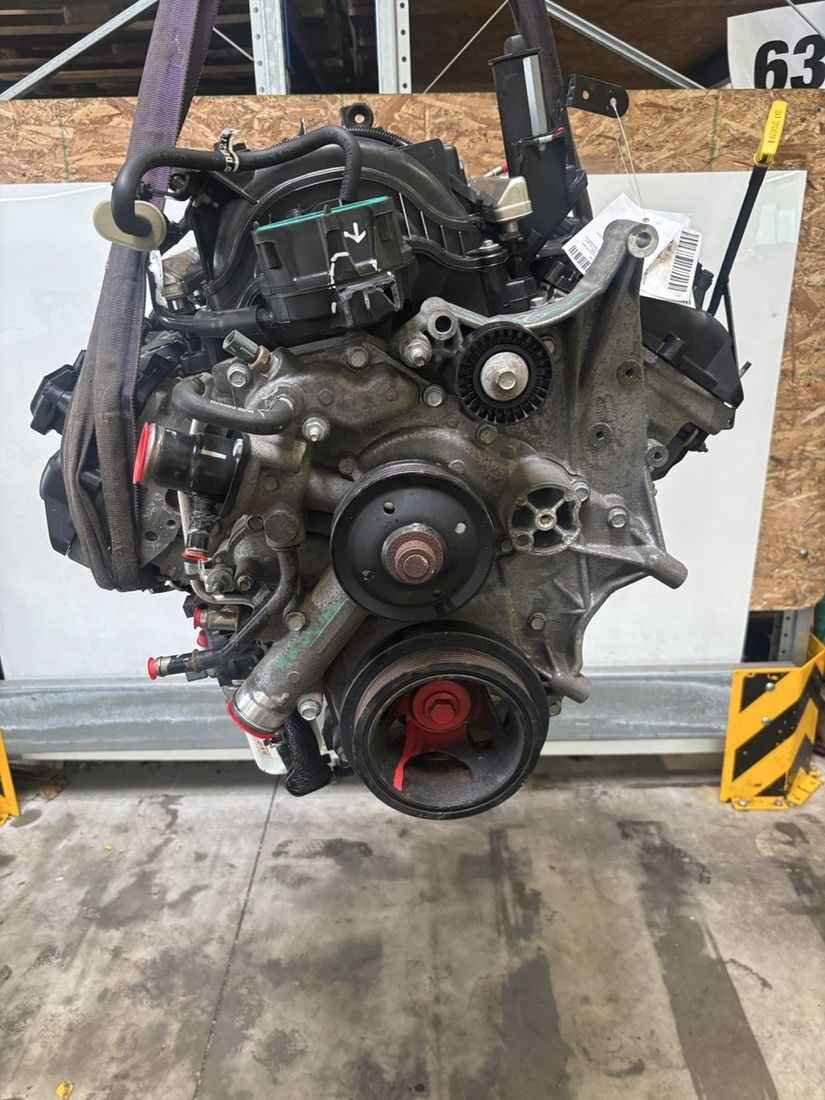 Moteur EZH Chrysler 300 Aspen Ram 1500 Commander Cherokee 185 600 km – vue détail