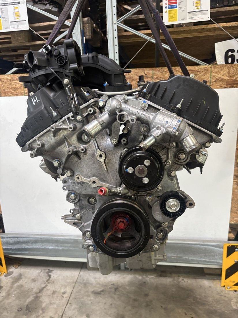 Moteur C33PDED-C33 Ford Explorer – vue détail